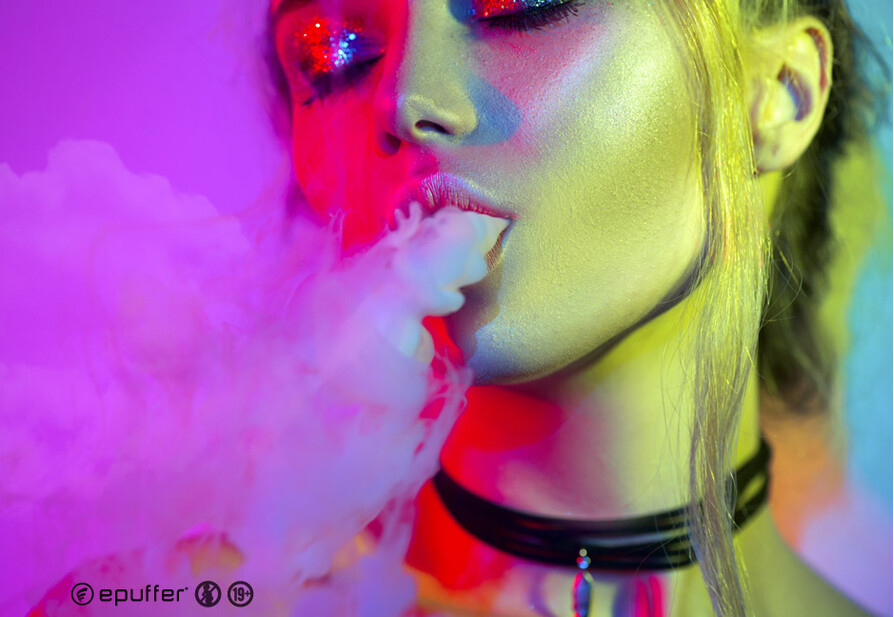 woman model vaping